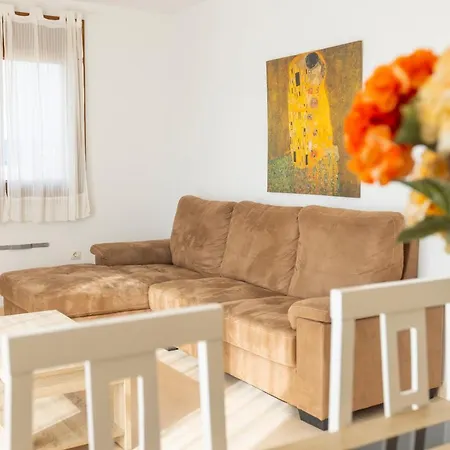 Apartagal-playa De Llas, *